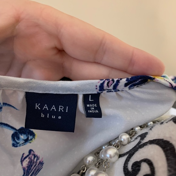 Kaari Blue Woman’s Floral Blouse, flutter sleeve, size Lg. - Picture 6 of 8